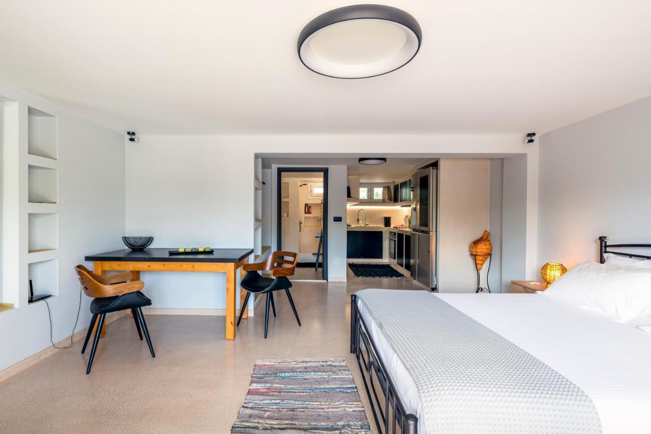 Black And White Apartment Πολλώνια Εξωτερικό φωτογραφία